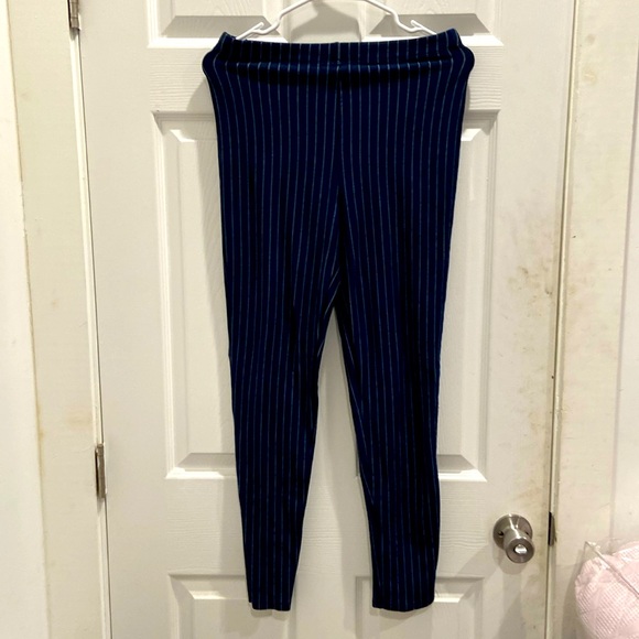 NWOT Forever 21 Pinstripe skinny fit pants - Picture 1 of 3